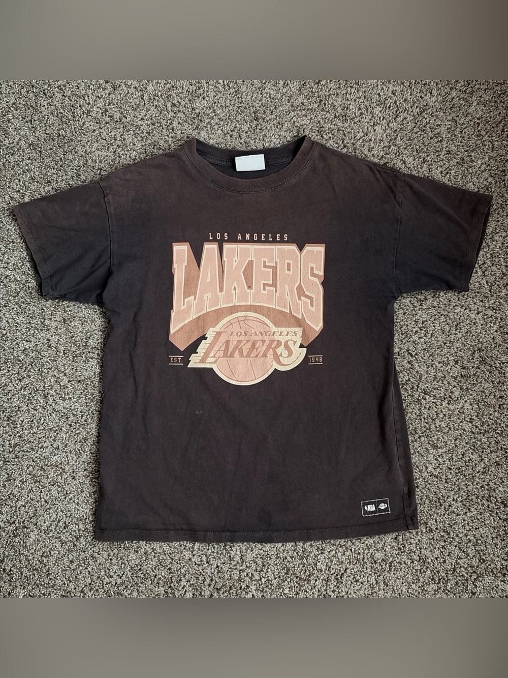 NBA Los Angeles Lakers Youth Tee - Black with Tan Graphic